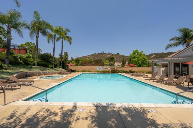 6789 Camino De Amigos, Carlsbad CA: https://media.crmls.org/mediaz/192018b4-da57-4b3d-a022-4169288bfc96.jpg