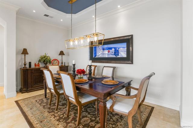 10636 Birch Bluff Ave, San Diego CA: https://media.crmls.org/mediaz/19206ad2-2156-40fc-9581-191d84be6da7.jpg