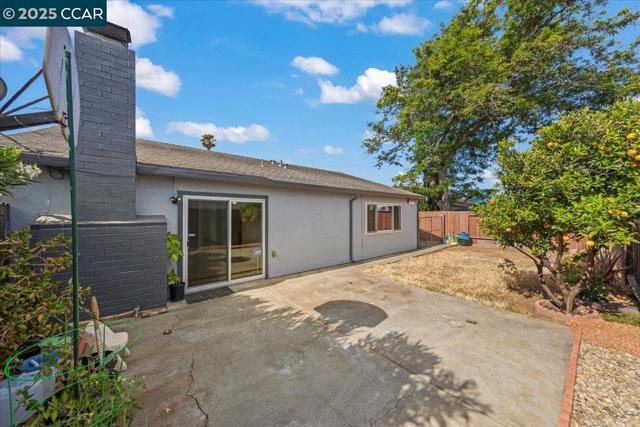 316 Meadows Dr, Vallejo CA: https://media.crmls.org/mediaz/1920a32f-cc27-43a6-927a-ee7e3a49d2ac.jpg