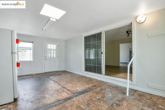 3026 El Monte Ct, Antioch CA: https://media.crmls.org/mediaz/1920e4c2-05a1-49fd-ace5-bd7468dbd9a1.jpg