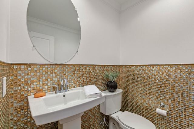 3507 FOUR PEAKS, Carlsbad CA: https://media.crmls.org/mediaz/1921ae99-6ca5-4425-8c3f-cd6d5dd4f9a0.jpg