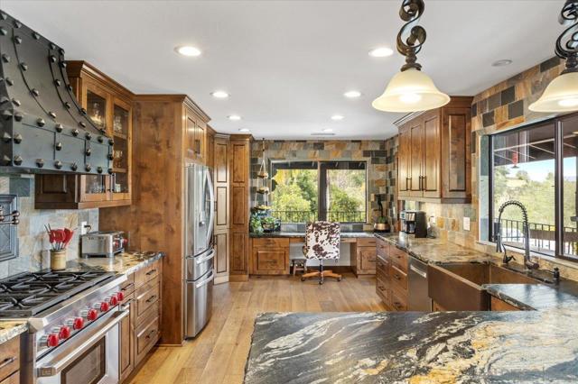 1379 Sunny Heights Road, Fallbrook CA: https://media.crmls.org/mediaz/1921e750-0969-4cbf-bbab-002df333932b.jpg