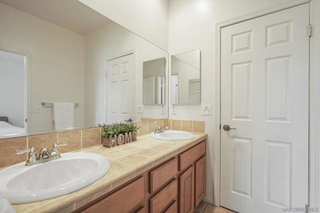 4592 Altadena Ave, San Diego CA: https://media.crmls.org/mediaz/19220e46-5f13-4d48-b887-d1d81aaf8e64.jpg