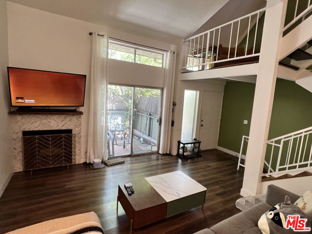 13609 Valerio Street, Van Nuys CA: https://media.crmls.org/mediaz/1922472f-1e46-474a-b803-465386571ee8.jpg