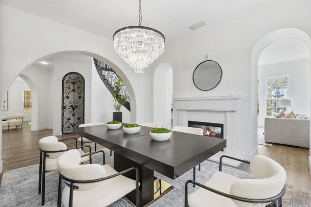 11649 Thistle Hill Pl, San Diego CA: https://media.crmls.org/mediaz/19228320-46e7-4001-92de-1970e34bdbfd.jpg