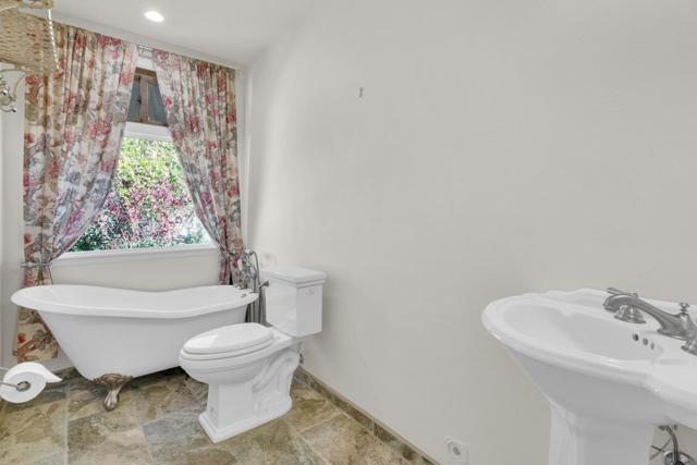 50145 Adobe Place, Lockwood CA: https://media.crmls.org/mediaz/1922e462-2320-4b38-bed5-5713dbc2c01c.jpg
