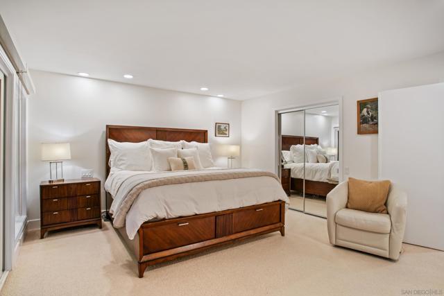 2207 Caminito Cabala, La Jolla CA: https://media.crmls.org/mediaz/1924093e-fd84-4d13-b904-04bf3232f6c3.jpg