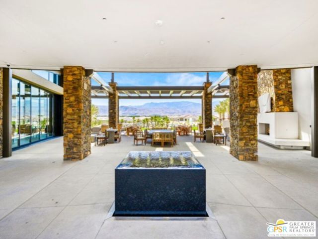 61 Zinfandel, Rancho Mirage CA: https://media.crmls.org/mediaz/19251922-599a-4638-88bf-460df5285777.jpg