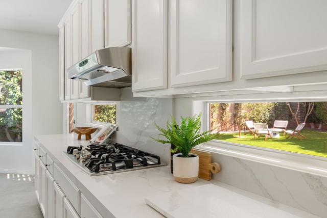 44220 Grand Canyon Lane, Palm Desert CA: https://media.crmls.org/mediaz/19264c64-45dc-445d-ae99-fdcb35614a34.jpg