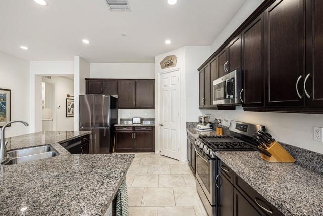 85568 Brovello Drive, Indio CA: https://media.crmls.org/mediaz/19265fe3-942e-46b7-8ddd-fc42ced0af0f.jpg