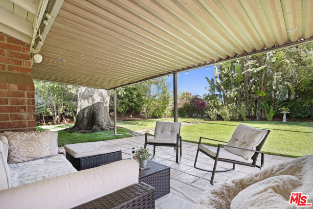 20338 Coulson Street, Woodland Hills CA: https://media.crmls.org/mediaz/1926aba1-4065-4dcd-b404-e928ab82f807.jpg