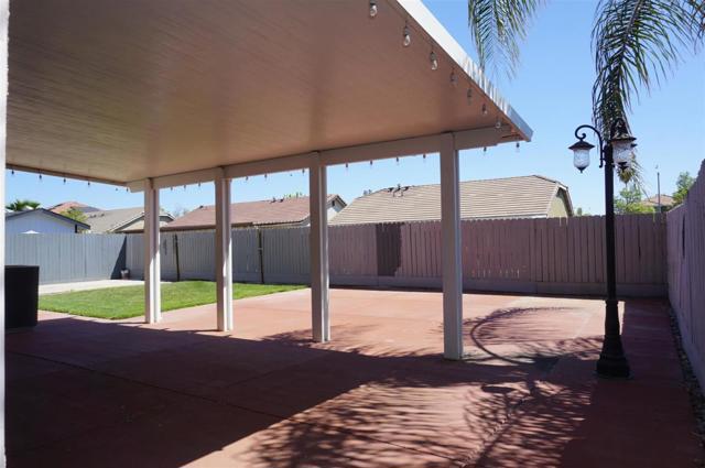 334 Honeybell Street, Los Banos CA: https://media.crmls.org/mediaz/1926b996-5062-4def-98f1-6f32aa371e1d.jpg