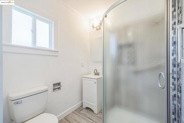 1515 Derby St, Berkeley CA: https://media.crmls.org/mediaz/1926ba2e-b190-4ca7-a7d6-07c7aa2618d4.jpg