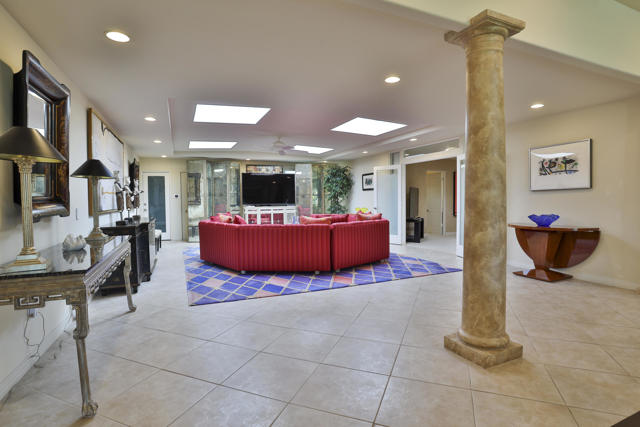 45735 Pawnee Road, Indian Wells CA: https://media.crmls.org/mediaz/1926c073-0d8a-40f0-b25e-d27605614a26.jpg