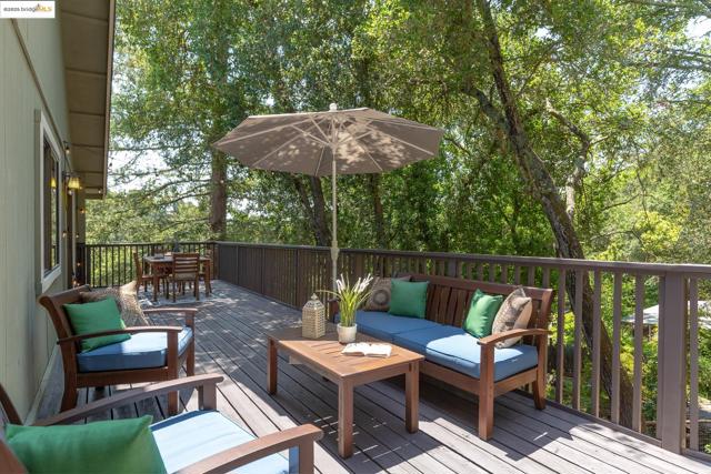 151 La Espiral, Orinda CA: https://media.crmls.org/mediaz/192701d7-e6a2-4ca5-a04e-c88e550eb56f.jpg
