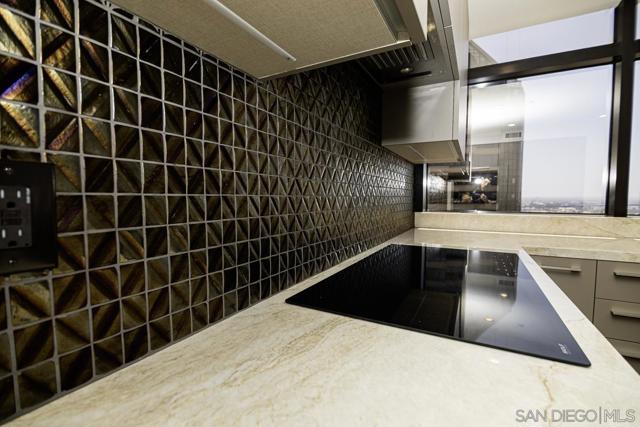 100 Harbor Drive, San Diego CA: https://media.crmls.org/mediaz/19277497-7675-4782-a2b6-6054d8313215.jpg