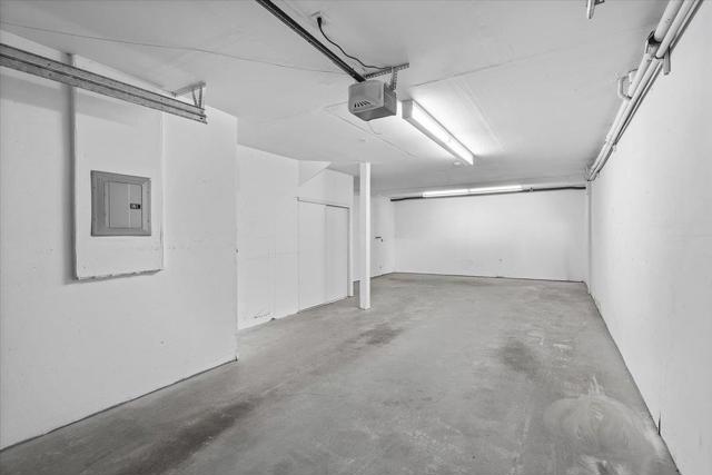 1690 Civic Center Drive, Santa Clara CA: https://media.crmls.org/mediaz/1927d23a-648b-4315-9646-f80844d55a6b.jpg