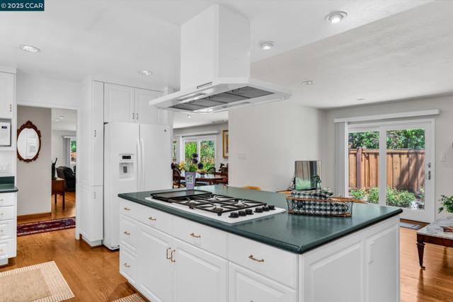 2032 Vanderslice Ave, Walnut Creek CA: https://media.crmls.org/mediaz/1927f81d-9294-42e6-b24b-4ef6d9e19f63.jpg