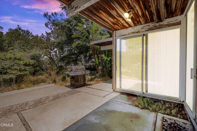 1412 Ellsworth Court, Thousand Oaks CA: https://media.crmls.org/mediaz/19283902-b0cd-4b3a-b2cd-c8178a4df9dd.jpg