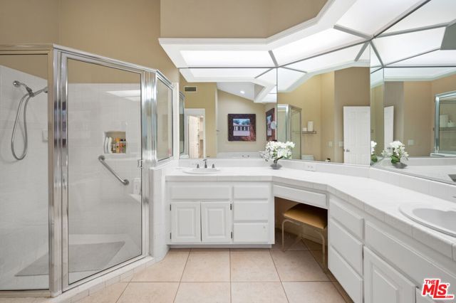 84 Running Springs Drive, Palm Desert CA: https://media.crmls.org/mediaz/19299ccf-4f14-44b5-8cde-ecec7010ce60.jpg