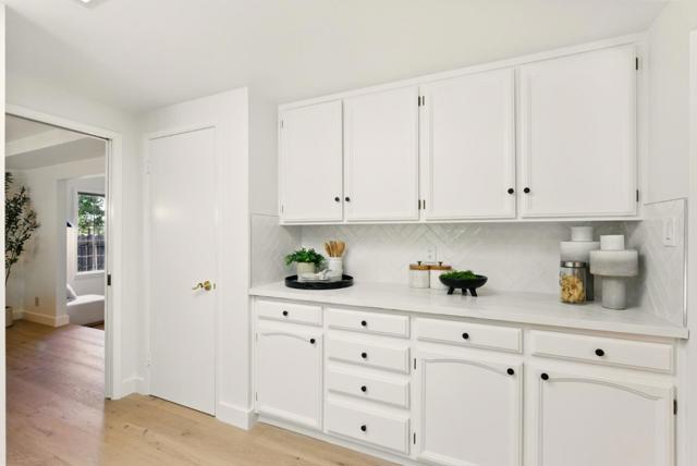 2816 Benson Way, Belmont CA: https://media.crmls.org/mediaz/1929b538-832e-4280-bb2d-c4284242a947.jpg