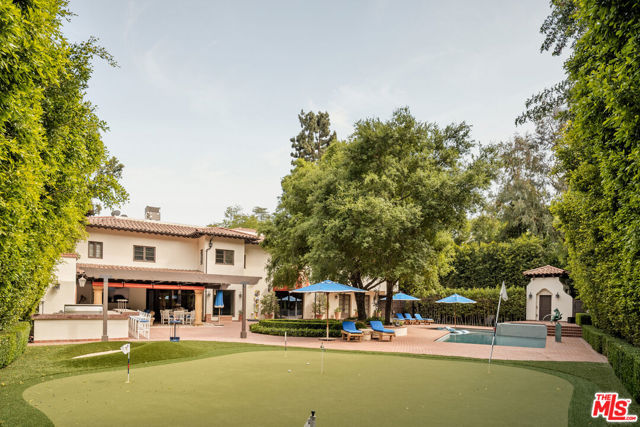 4009 Valley Meadow Road, Encino CA: https://media.crmls.org/mediaz/1929f409-c063-47b7-a040-a1c51e525900.jpg