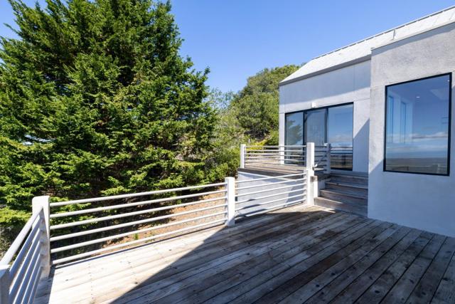 10450 Saddle Road, Monterey CA: https://media.crmls.org/mediaz/192a0650-df92-4b4f-9f31-6283dcbdc4d1.jpg