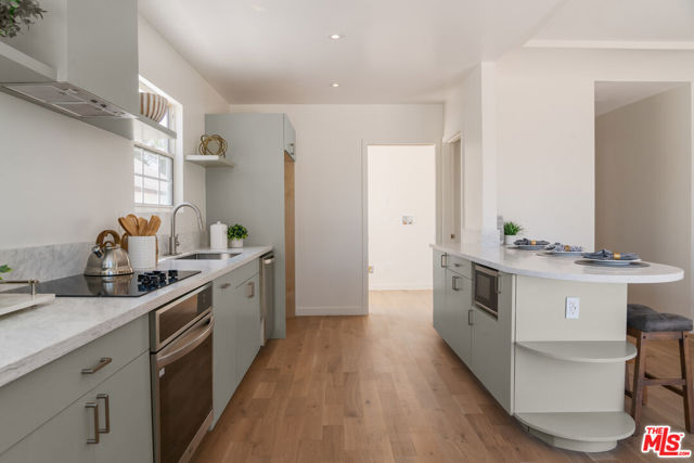 1826 W 78th Street, Los Angeles CA: https://media.crmls.org/mediaz/192afa8a-143e-4f1b-9cd0-1e81edf0d5bb.jpg