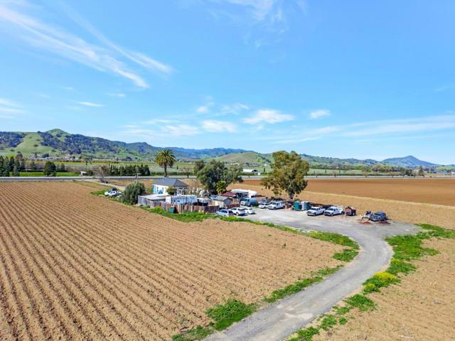 11580 Monterey Road, Gilroy CA: https://media.crmls.org/mediaz/192bc747-73d4-4179-976d-402bdfd0dc68.jpg