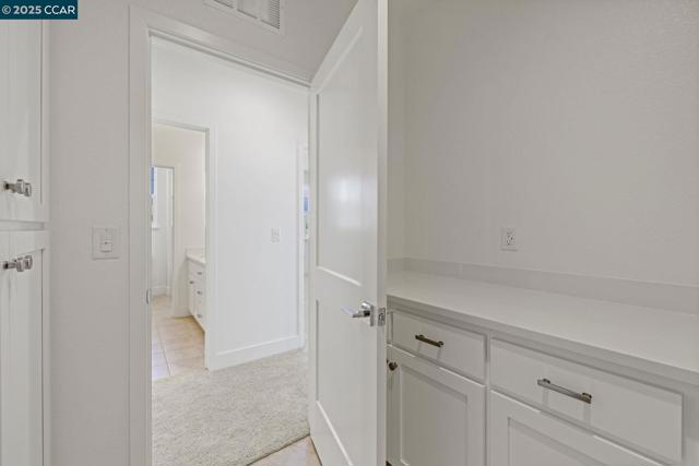 8121 Vessel Way, Sacramento CA: https://media.crmls.org/mediaz/192be50a-f353-4b68-91a2-0834c55168b5.jpg