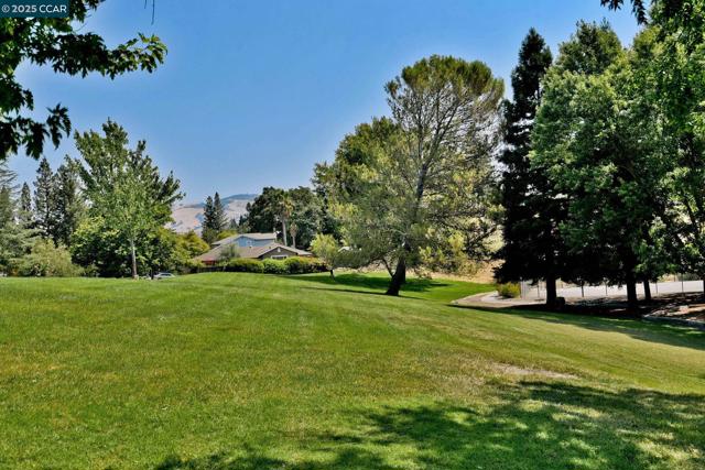 101 Stowbridge Ct., Danville CA: https://media.crmls.org/mediaz/192c9988-e138-4003-810a-414483b0e5f4.jpg
