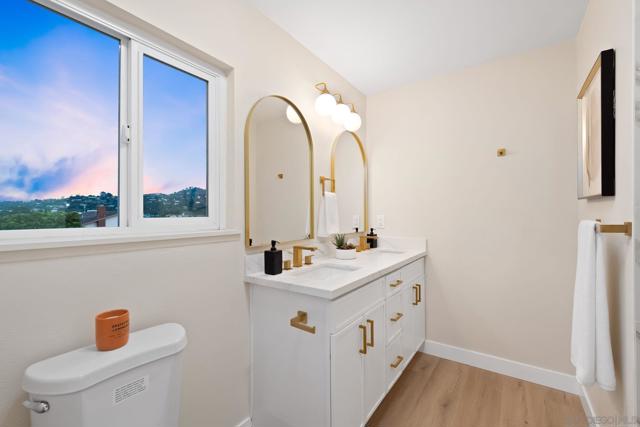 9401 Broadmoor Pl, La Mesa CA: https://media.crmls.org/mediaz/192cf1b7-ade3-48b5-b677-506091242d07.jpg