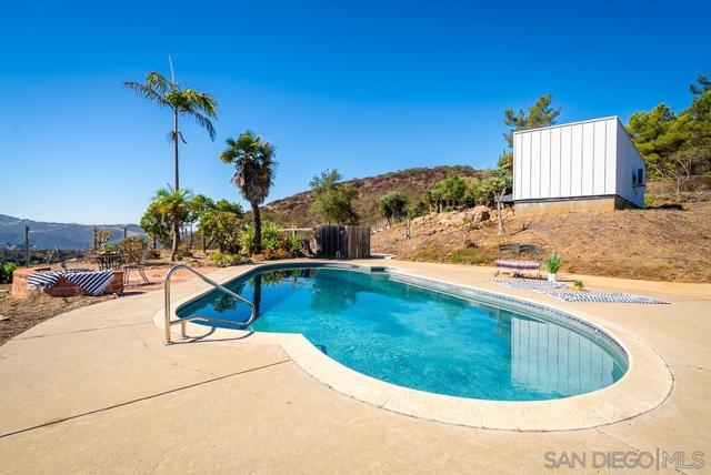 6825 Kellyn Lane, Vista, California 92084, ,Multi-Family,For Sale,Kellyn Lane,240027066SD