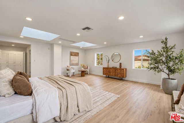 2128 Adona Drive photo 17