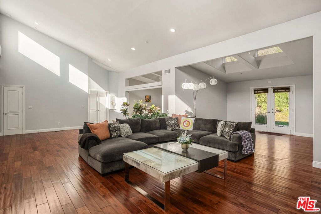 MLS #26862935 image #4