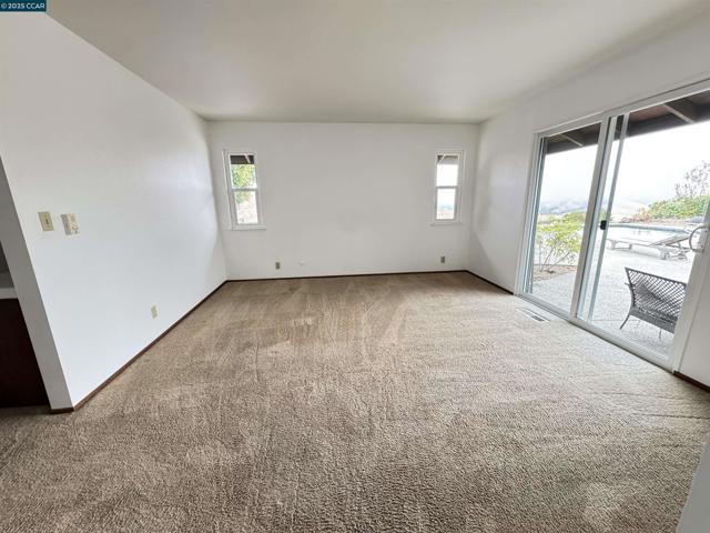 269 Birchwood Dr, Moraga CA: https://media.crmls.org/mediaz/192e2ba3-5e99-4bda-aeaa-268b475277c8.jpg