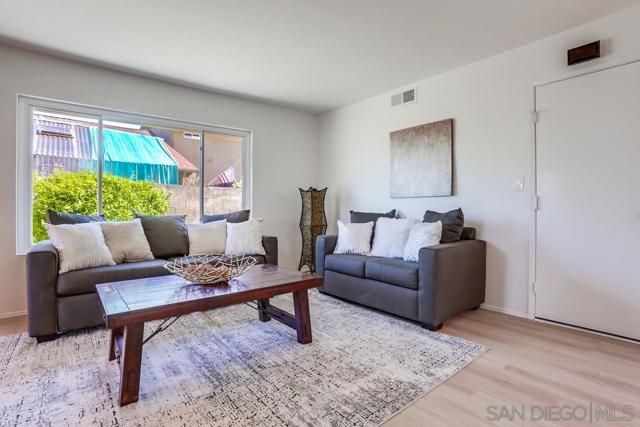 15034 Jenell St, Poway CA: https://media.crmls.org/mediaz/192e4275-4e4a-45cc-9d92-718d2c1a7cf1.jpg