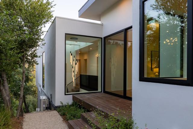 25251 La Rena Lane, Los Altos Hills CA: https://media.crmls.org/mediaz/192e67bd-6242-44da-914d-50b296b05220.jpg