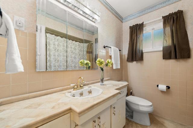 Detail Gallery Image 21 of 42 For 2736 Deerpark Dr, San Diego,  CA 92110 - 3 Beds | 2 Baths