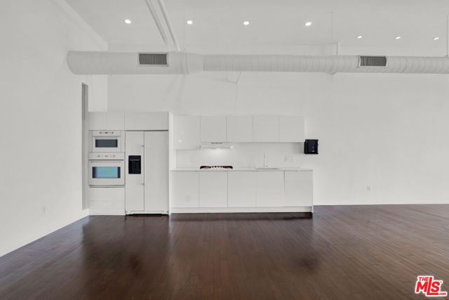1645 Vine Street, Los Angeles CA: https://media.crmls.org/mediaz/19312ef3-d03e-4c2c-afe6-fe0f13835960.jpg