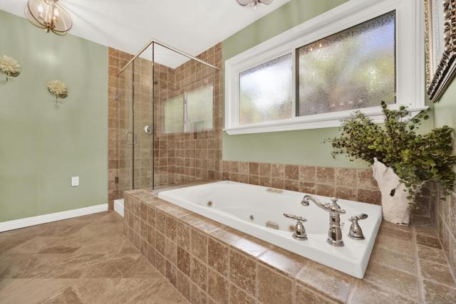 17233 Cuvee Ct, Poway CA: https://media.crmls.org/mediaz/1931452d-3884-492b-9e23-0bb642928529.jpg