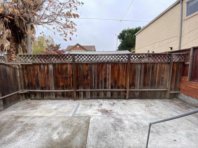 712 S 2Nd St, San Jose CA: https://media.crmls.org/mediaz/1931526f-dab5-442d-ae6a-69aec6100efb.jpg
