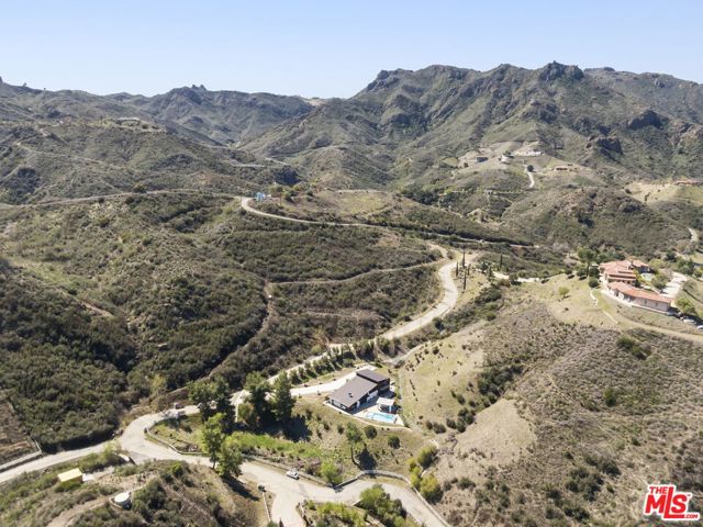 31830 Lobo Canyon, Agoura Hills CA: https://media.crmls.org/mediaz/19318039-ab55-4fa7-9840-a1f644d05dee.jpg