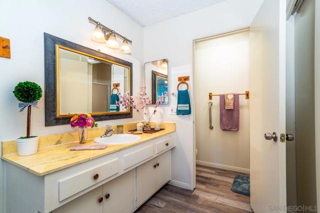 279 Moss St, Chula Vista CA: https://media.crmls.org/mediaz/19318a44-693a-4b87-8991-f446a69f8095.jpg