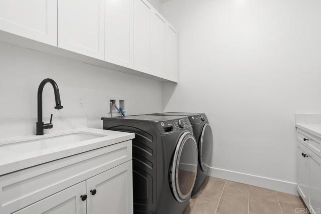 Detail Gallery Image 12 of 42 For 1211 Stonemark Place, Vista,  CA 92081 - 5 Beds | 4/1 Baths