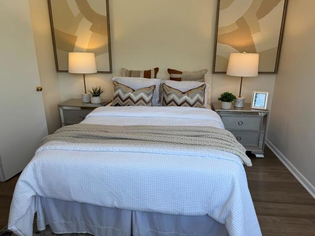 1308 Oxford Street, Redwood City CA: https://media.crmls.org/mediaz/19327f03-86e1-4b0d-b795-7a998435dc30.jpg