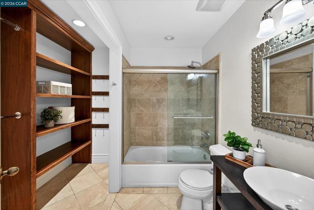 951 Redwood Dr, Danville CA: https://media.crmls.org/mediaz/1933966a-3ff7-4ca5-81b3-940dea973cf2.jpg