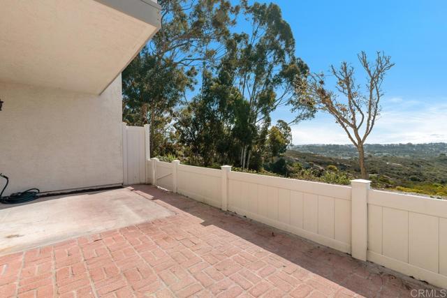 Detail Gallery Image 8 of 27 For 245 Fairlee Ln, Encinitas,  CA 92024 - 2 Beds | 2 Baths