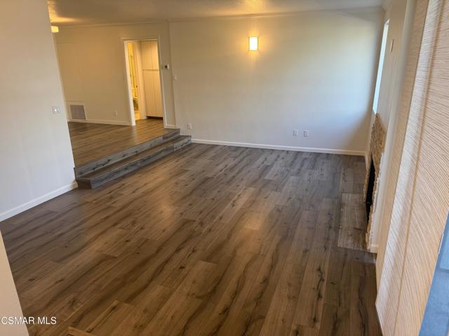 29105 Thousand Oaks Boulevard, Agoura Hills CA: https://media.crmls.org/mediaz/1933e739-cafb-42c8-a42a-2026fdfaa423.jpg