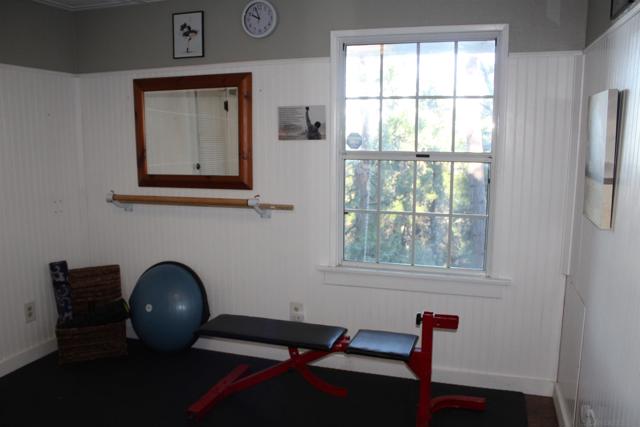 23984 SKYLAND DR, Crestline CA: https://media.crmls.org/mediaz/19345e38-a52f-40c2-8874-92a96385ca8c.jpg